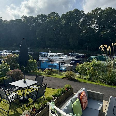 באלוך Loch Lomond Riverside Apartments B מראה חיצוני תמונה