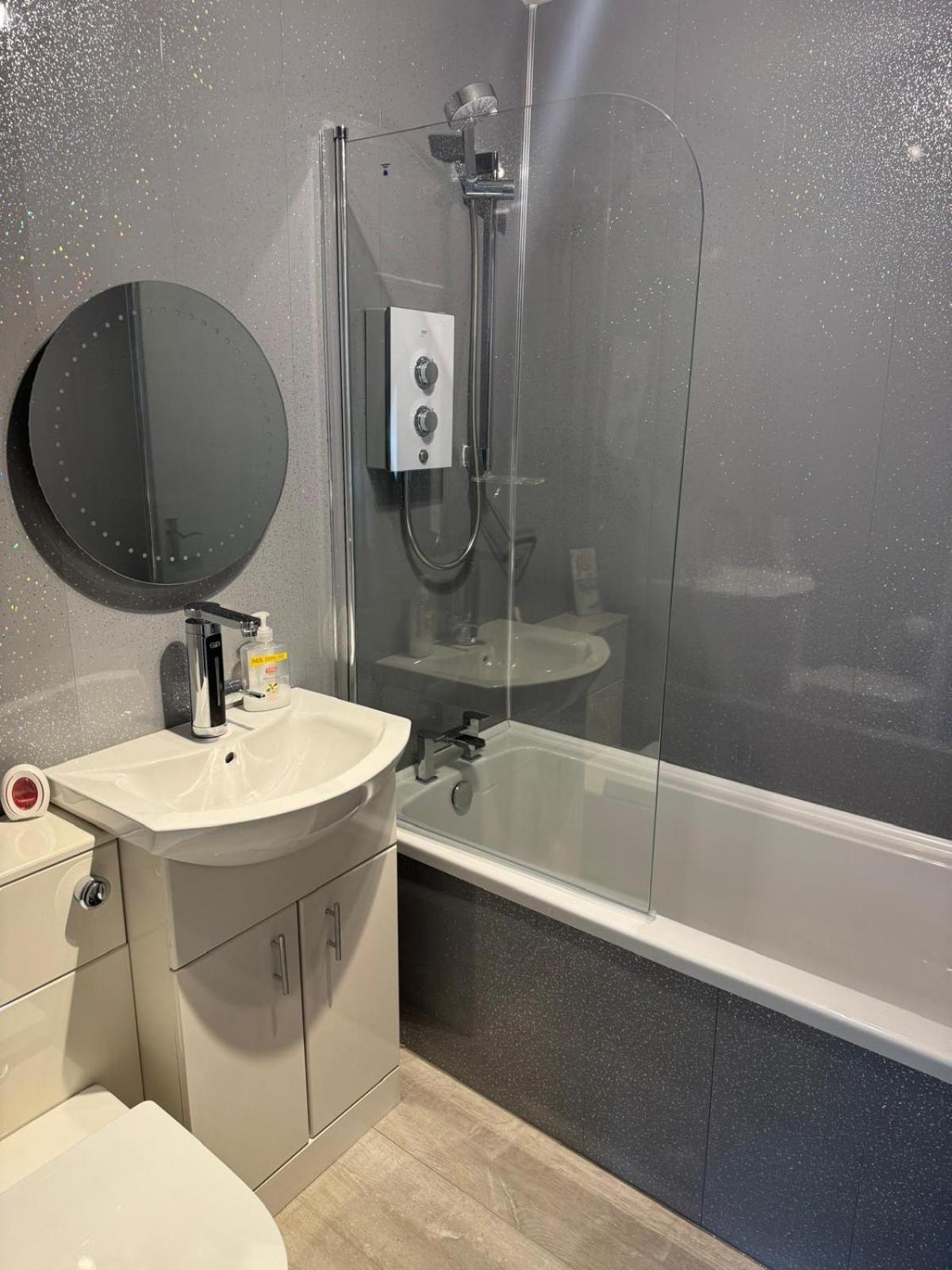 באלוך Loch Lomond Riverside Apartments B מראה חיצוני תמונה