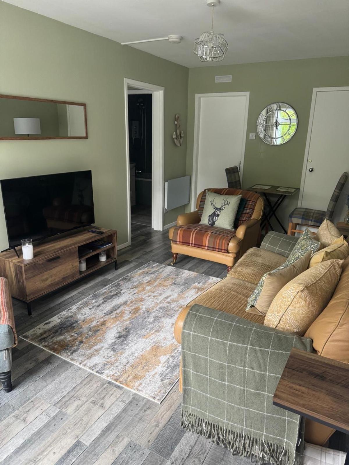 באלוך Loch Lomond Riverside Apartments B מראה חיצוני תמונה