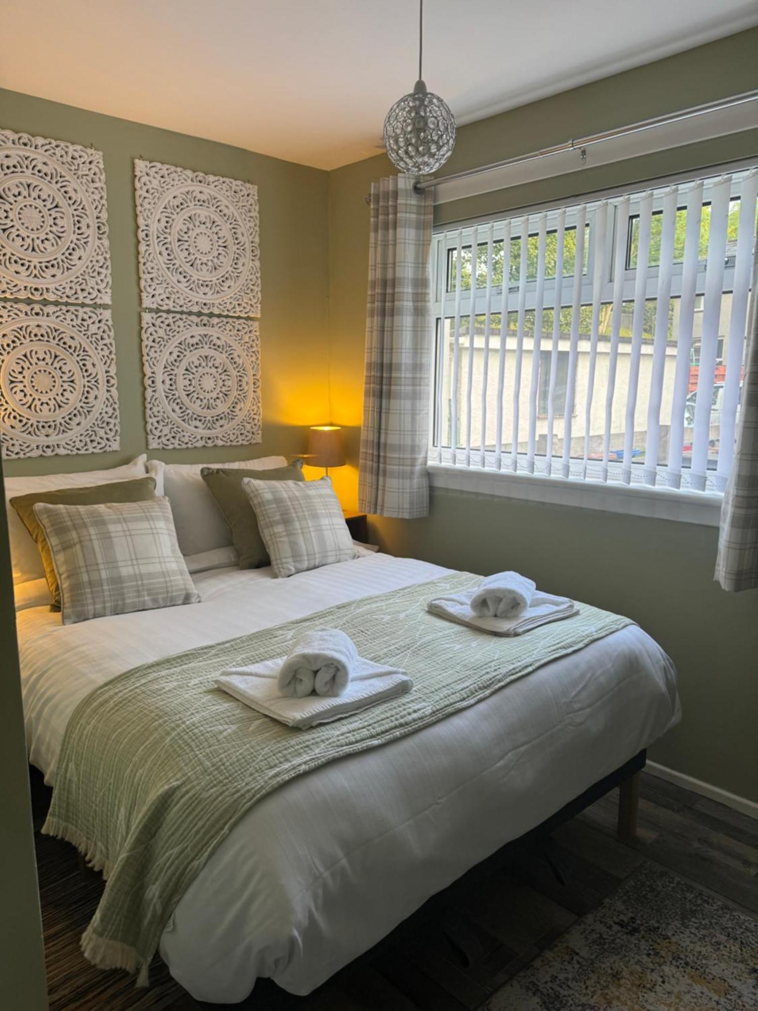 באלוך Loch Lomond Riverside Apartments B מראה חיצוני תמונה